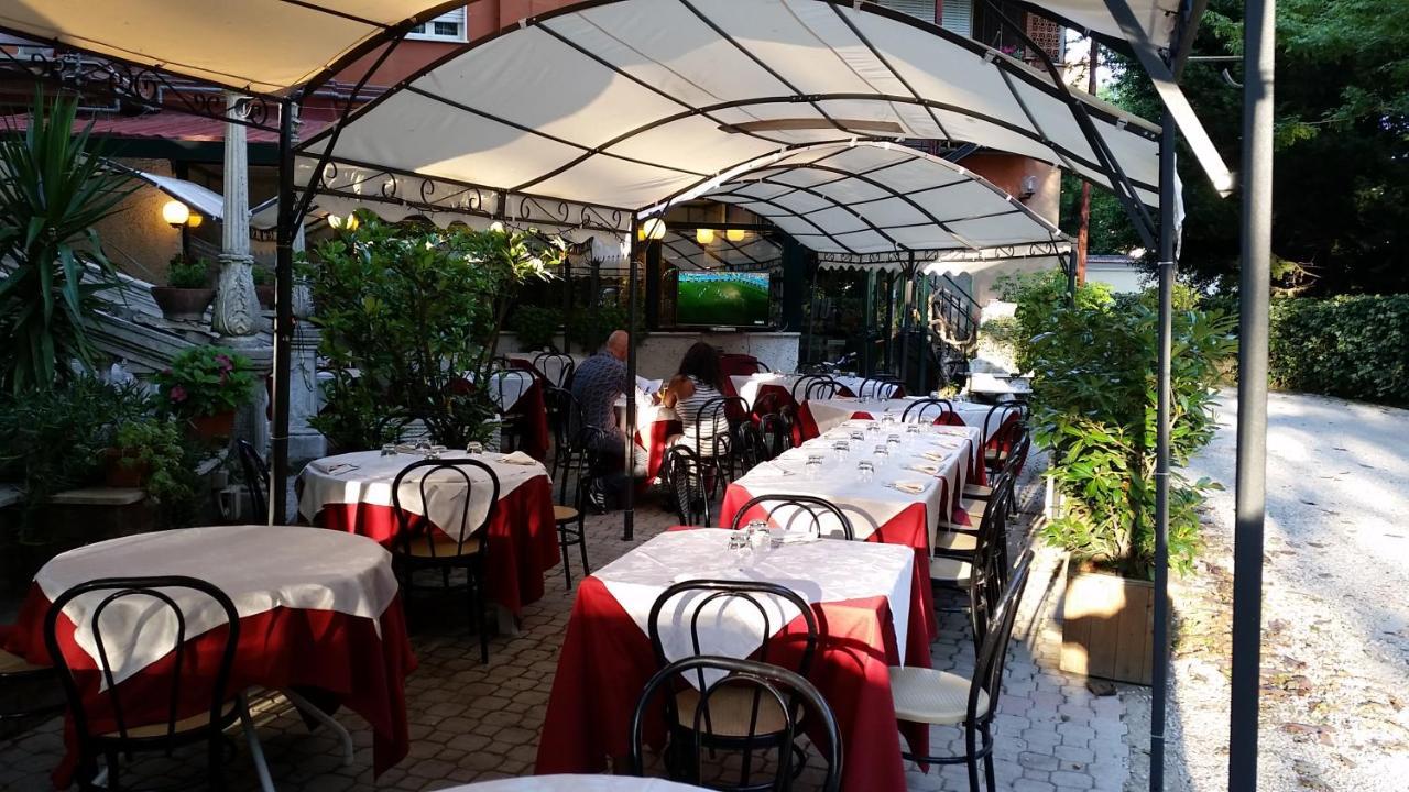 Hotel Villa Robinia Genzano di Roma Dış mekan fotoğraf