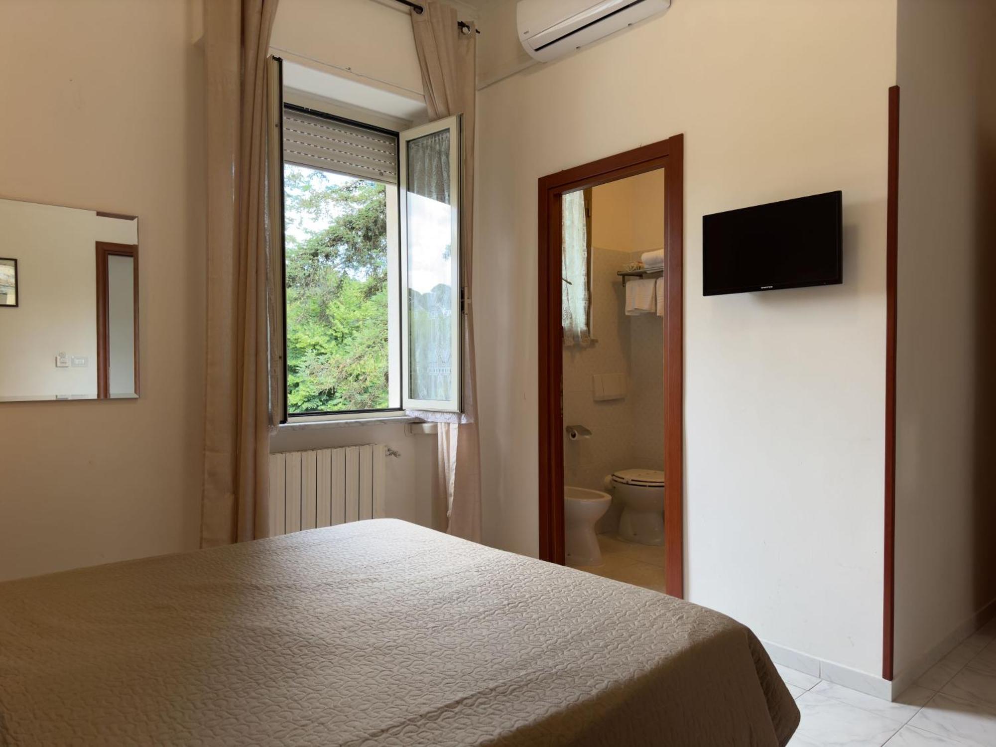 Hotel Villa Robinia Genzano di Roma Dış mekan fotoğraf