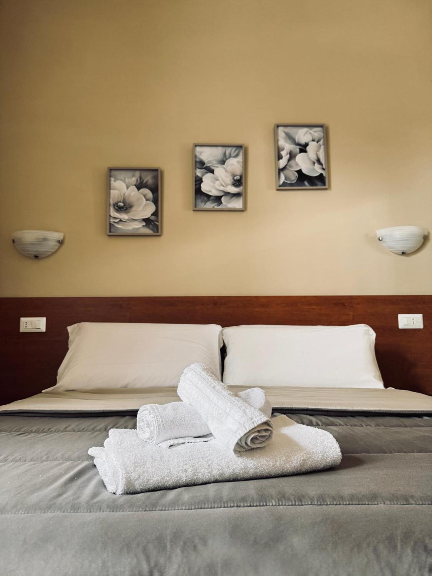 Hotel Villa Robinia Genzano di Roma Dış mekan fotoğraf