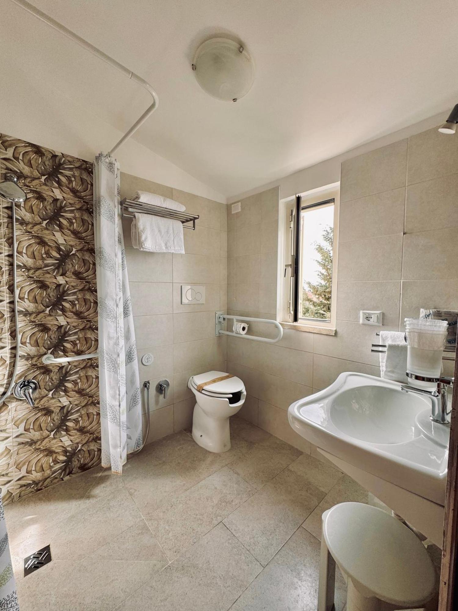 Hotel Villa Robinia Genzano di Roma Dış mekan fotoğraf