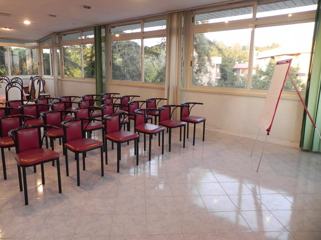 Hotel Villa Robinia Genzano di Roma Dış mekan fotoğraf