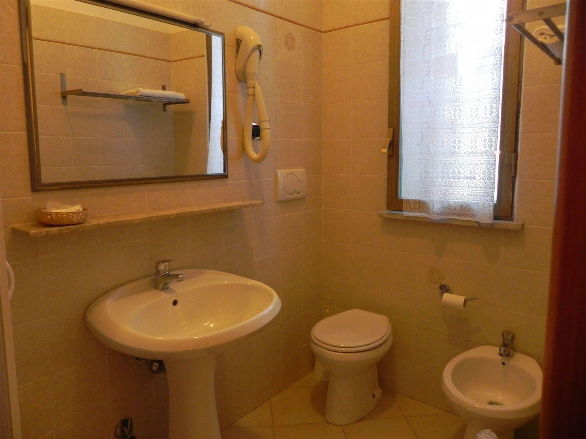 Hotel Villa Robinia Genzano di Roma Dış mekan fotoğraf