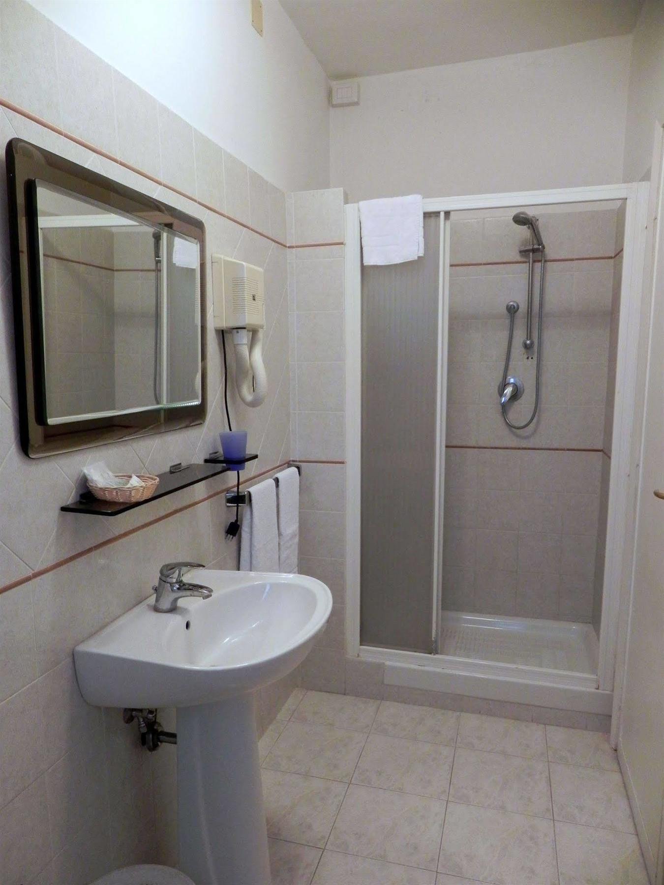 Hotel Villa Robinia Genzano di Roma Dış mekan fotoğraf