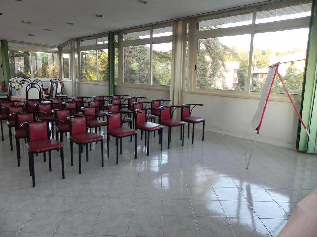 Hotel Villa Robinia Genzano di Roma Dış mekan fotoğraf
